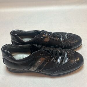 Hogan black sneaker with bronze logo